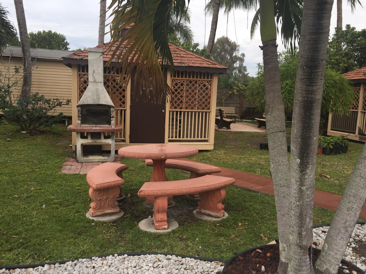 Fort Myers Inn Екстер'єр фото